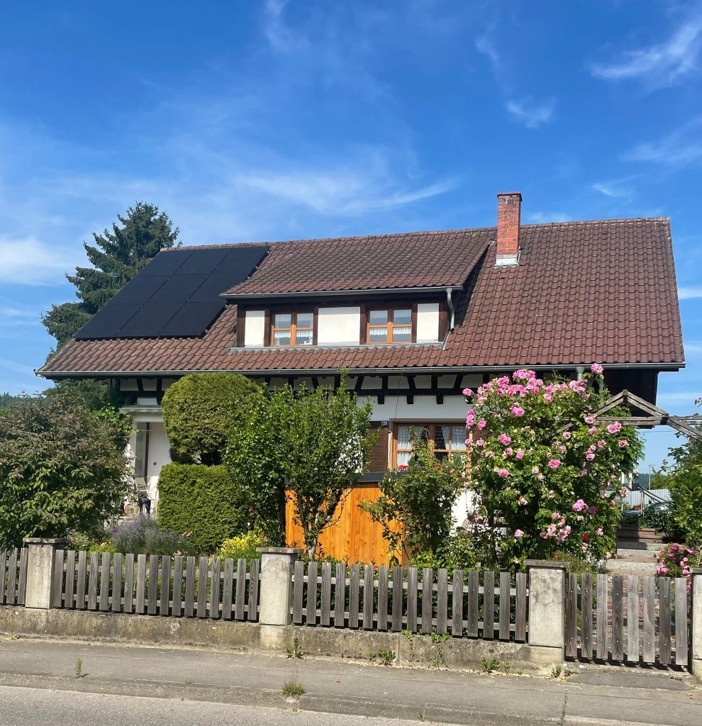 schöne Ferienwohnung in Einfamilienhaus in Owingen am Bodensee mit Blumengarten und Fachwerk